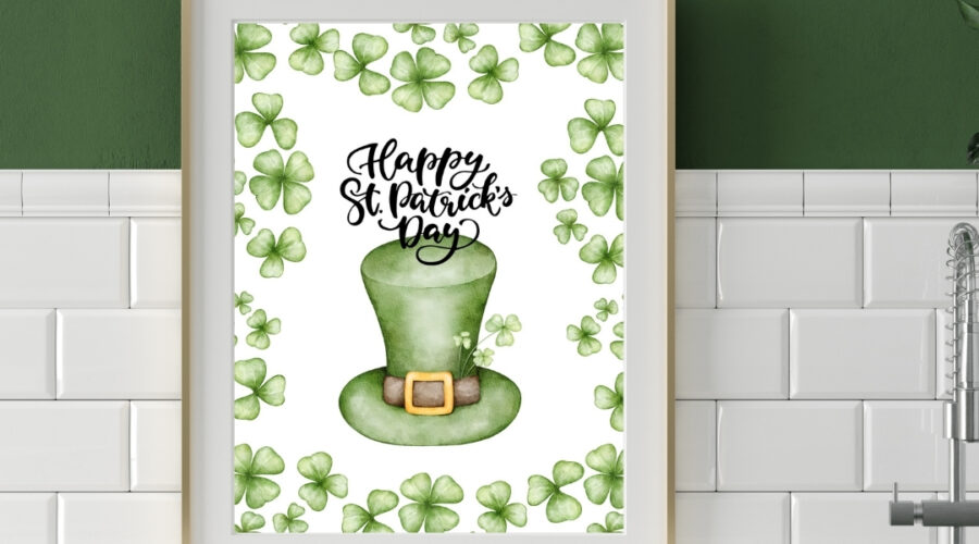 St. Patrick's Day art free digital art printable featured image www.emjaybeedesign.com