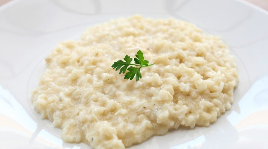 creamy classic risotto featured image www.emjaybeedesign.com